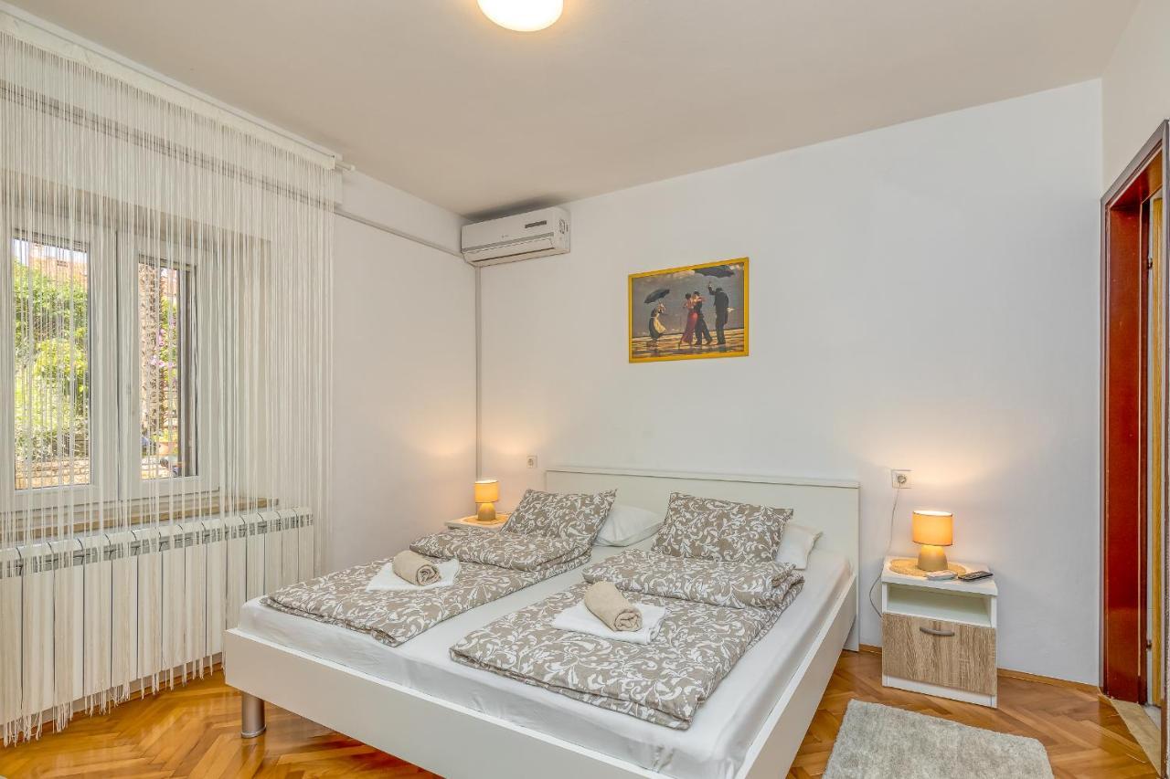 Matea Rooms Funtana Kültér fotó