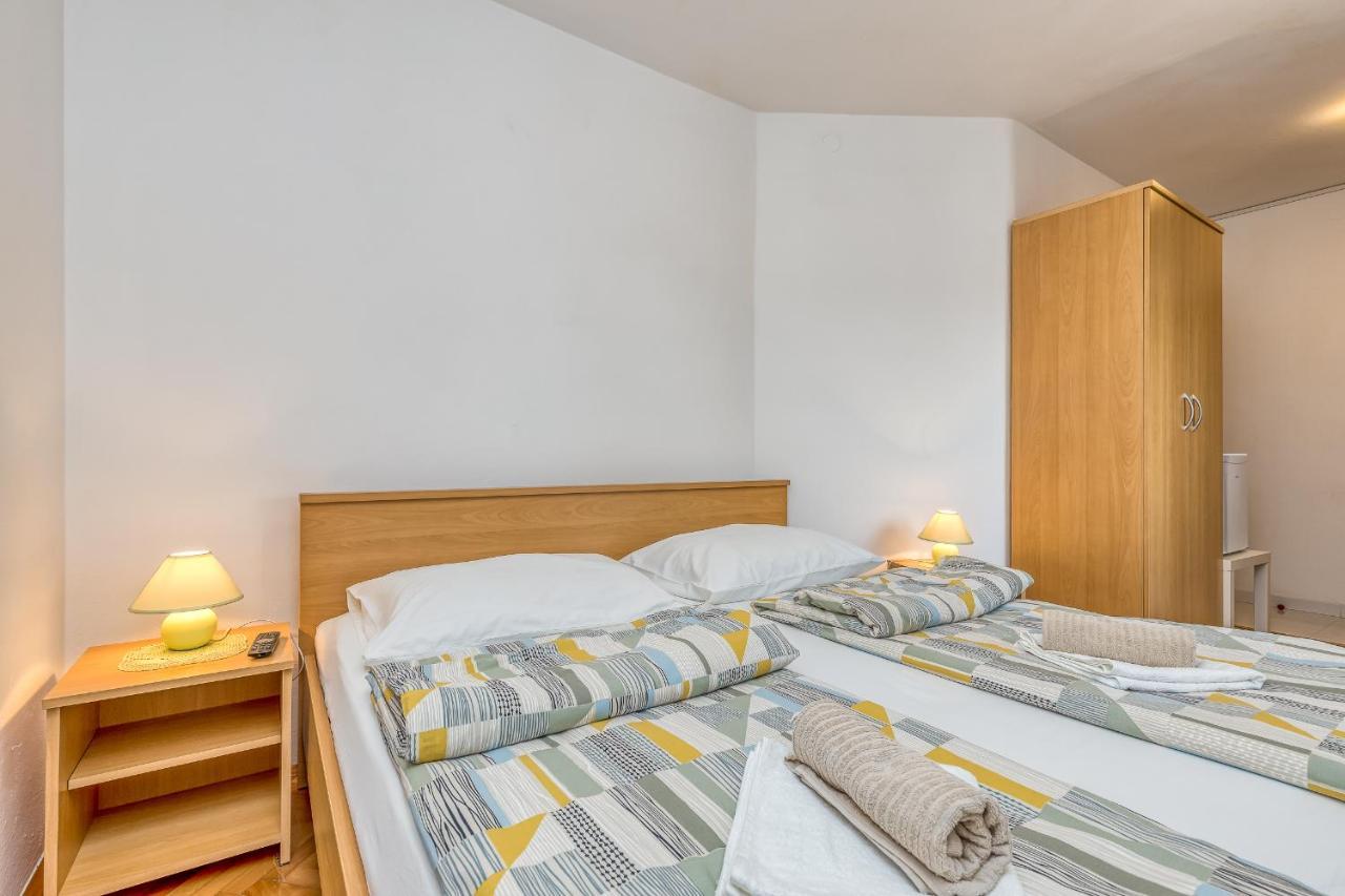 Matea Rooms Funtana Kültér fotó